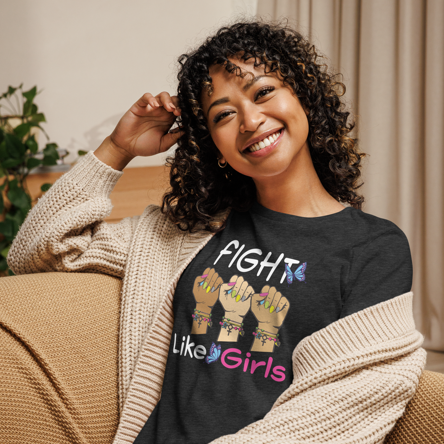 • Tee Shirt 'Fight Like Girls'
